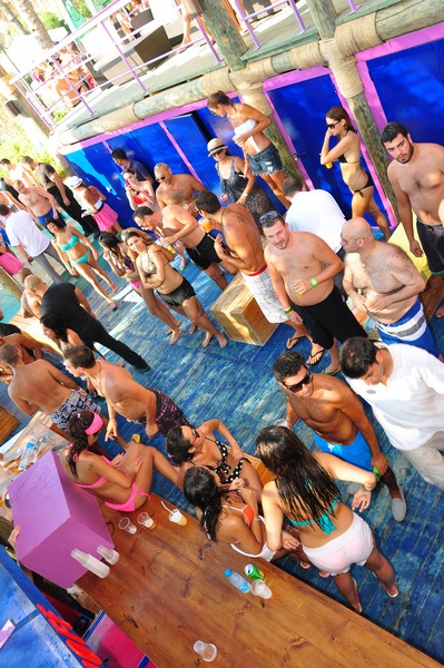 Champagne Showers @ Edde Sands
